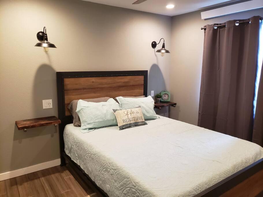 דילון Lake Front Condo 1Bd - Fully Remodeled! מראה חיצוני תמונה