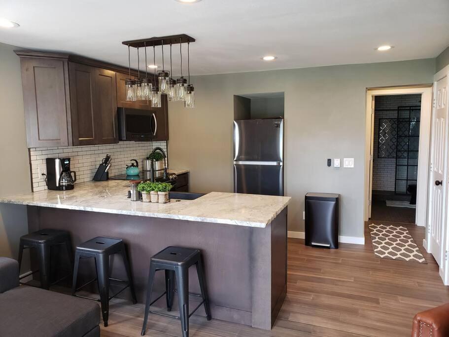 דילון Lake Front Condo 1Bd - Fully Remodeled! מראה חיצוני תמונה
